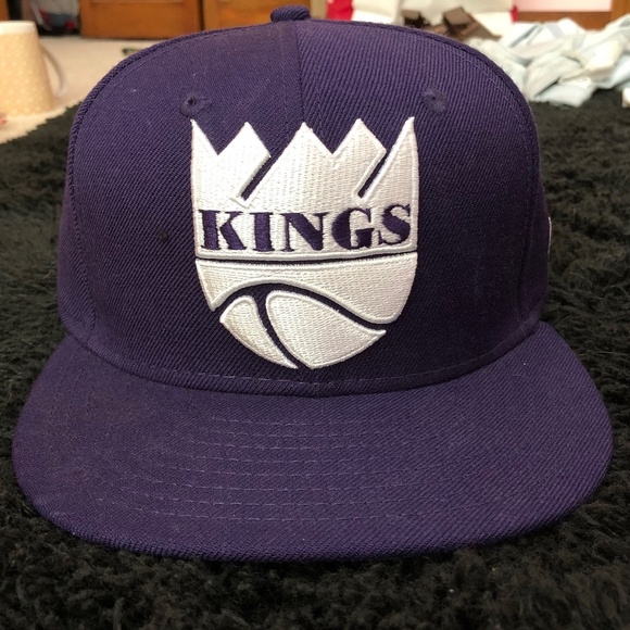 kings fitted hat